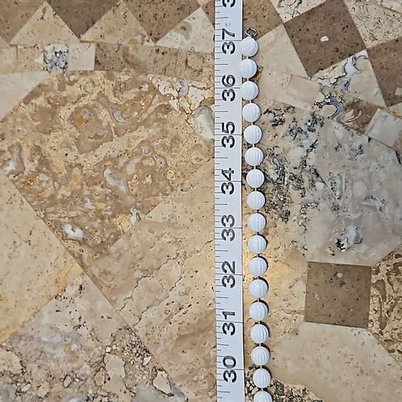 Sarah Cov Signed Necklace White Beaded Bead Long Ribbed Plastic Coventry Vintage - Picture 7 of 8